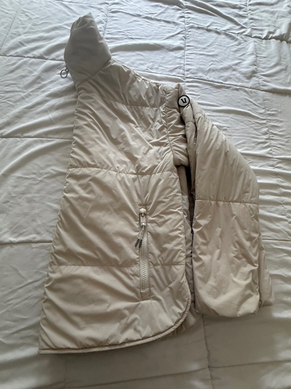 Vuori Canyon Insulated Jacket | Size Small - Picture 4 of 4